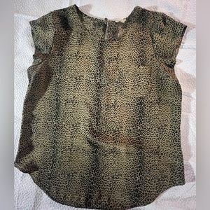 Animal blouse print size L .